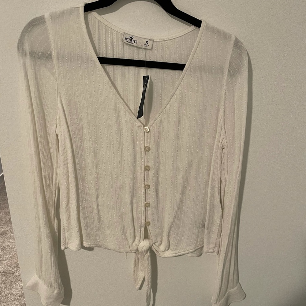 Hollister long sleeve shirt! New with tags!!